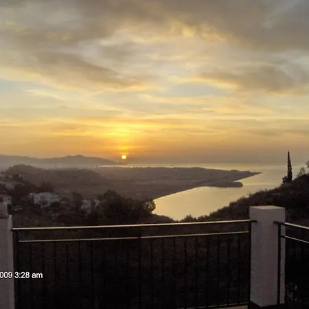 La Torrecica, Con Caracter Andaluz Y Magnificas Vistas Al Mar Y Sierra Nevada Holiday home