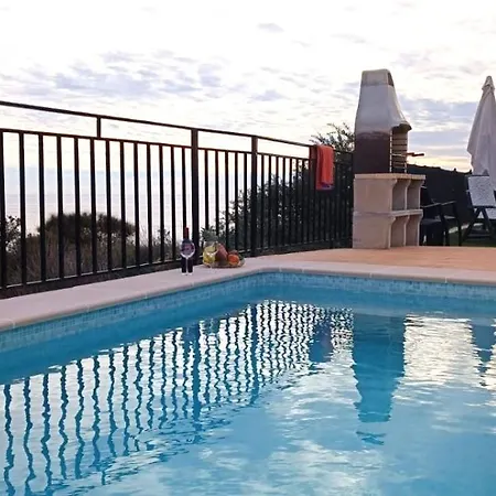 La Torrecica, Con Caracter Andaluz Y Magnificas Vistas Al Mar Y Sierra Nevada *